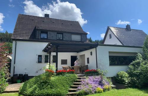 ZusammenZeit in Schleiden - inklusive Garage, großer Terrasse und 3 Schlafzimmer - ideal für Familien und Freunde - Hunde freundlich - Foto 1
