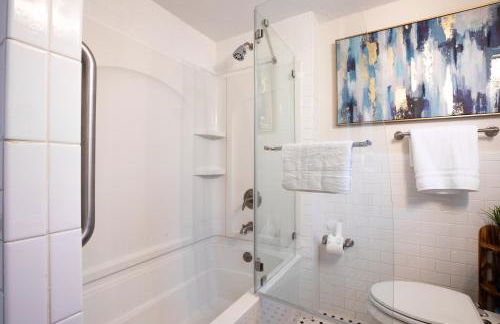 Entire House Right In Stamford's Heart - Foto 30