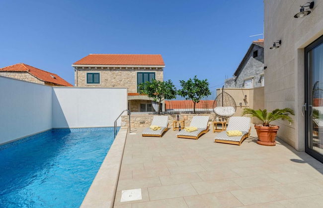 Villa Stone Pearl - Two Bedroom Holiday House With Pool - Foto 40