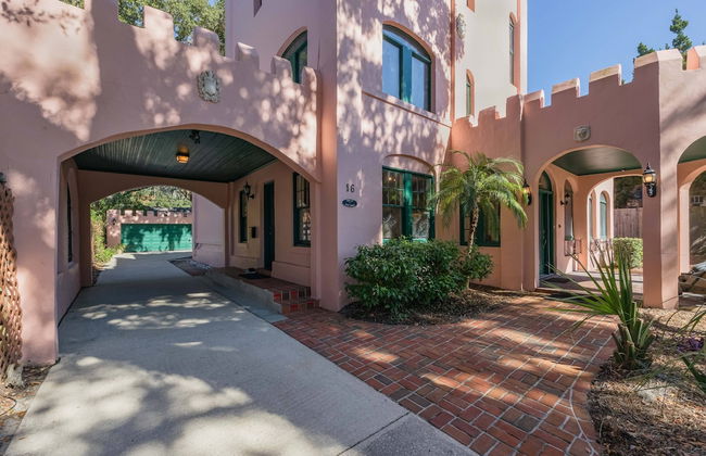 Pillars' Castle - Photo 40