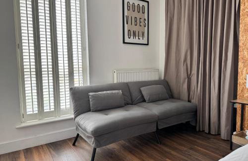 Canary Wharf Escape - Stylish 2BR - Canal Views & City Lights - Foto 21