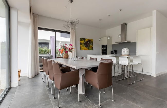 Brand new Luxury Villa on a Small-scale Park With its own Jetty - Photo 77