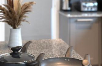 Sittingbourne Lodge, free car park - 4 Cars - Photo 18