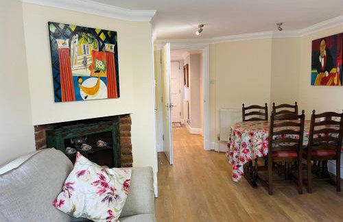3-bed cottage in Sway, New Forest (5 min walk from Sway Train Station) - Foto 2