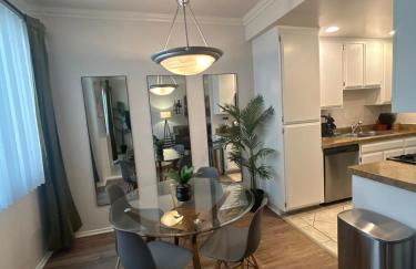 Beverly Hills City Vibe 1 br Apt w Parking 324 - Photo 20