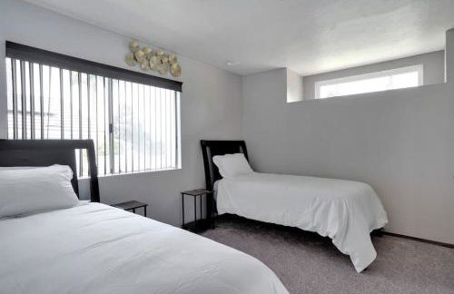 Serene hillside oasis with pool - 20 min to beach - Photo 17