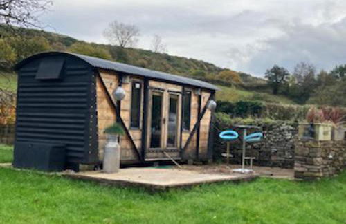 Transformed Railway Wagon- Sleeps2-Garden-Firepit - Photo 19