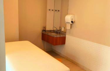 Apto 2qts, Ar Condicionado, Piscina, Churrasqueira, Finamente Mobiliado e Decorado - Foto 21