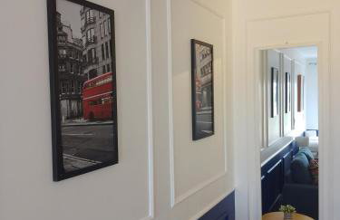 Private Boiserie Studio Apartment with Garage - Foto 18