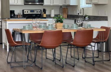 Perfect 4Bd with King Bed Vacation Home - Photo 12