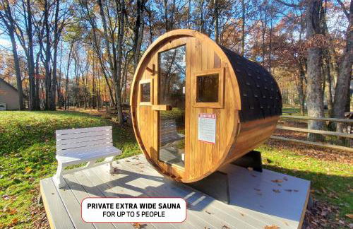 Spacious Home by Kalahari Waterpark, Camelback, Jim Thorpe, FREE EV and PRIVATE SAUNA - Foto 2