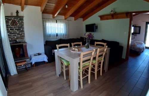 Traditional house in Akamatra square - Photo 2