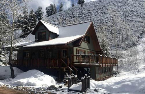 Rustic Cabin Rental with Mountain Views Located in the Gorgeous Gunnison National Forest, Colorado - Foto 1