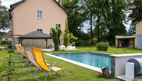 Villa Poirier-15 personnes - Piscine chauffée CAUTION OBLIGATOIRE - Foto 1, Garden, sunbed, Garden view