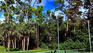 Lux Fam Private Resort Pool Spa, 2 Private Pickleball Courts, Basketball, Ping Pong Table, Mini Golf, Close To Beach & Dining Home Sleeps 8 - Foto 2
