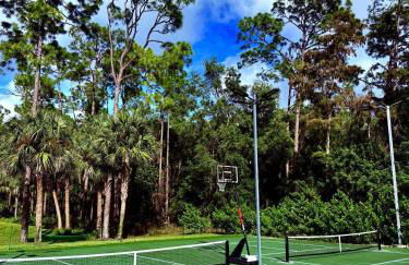 Lux Fam Private Resort Pool Spa, 2 Private Pickleball Courts, Basketball, Ping Pong Table, Mini Golf, Close To Beach & Dining Home Sleeps 8 - Photo 2