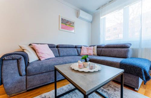 Flexible SelfCheckIns 128 - Zagreb - Garage - Loggia - New - Foto 1