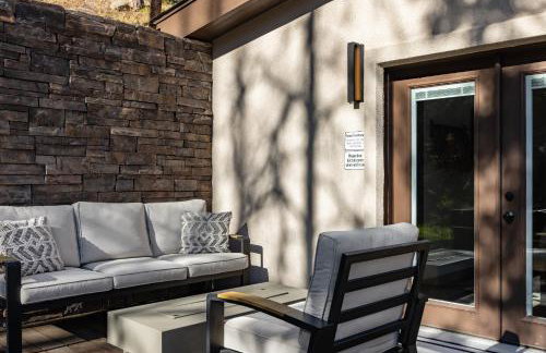 Mountain Cabin with Hot Tub, Scenic Views, Fire Pit, by Forest & Peak Retreats - Foto 42