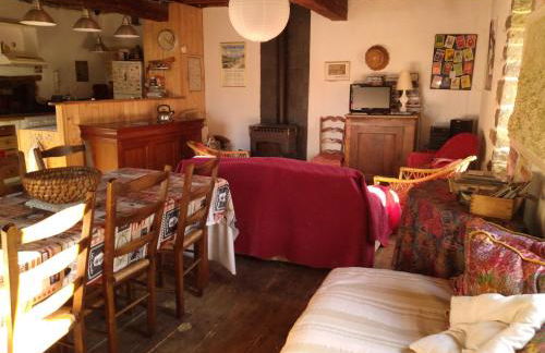 Maison sans mitoyenneté 760 m d'altitude pour 6 personnes sur grand terrain non clos - Foto 6