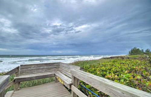 Pool Access, Walk to Beach! Cozy Jensen Beach Home - Photo 33