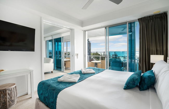 Reflection Tower Two - Photo 13