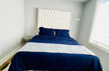 Luxe Penthouse with Private Parking & Rooftop w TV - Foto 29