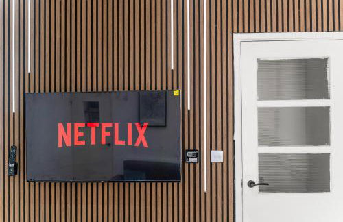 Free Parking ,Modern 4 bedrooms 10min from Birmingham city centre ideal for contractors ,Groups and Families - Photo 47