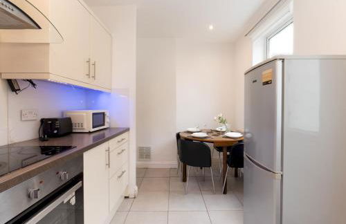 Pass the Keys 2BR House Garden Sleeps 6 Elizabeth Line - Foto 15
