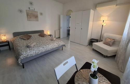 Amazing Serenity Flat for 7, AC, historic center - Foto 12