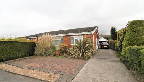 Spacious bungalow - private secure garden - sleeps up to 6 - Foto 5