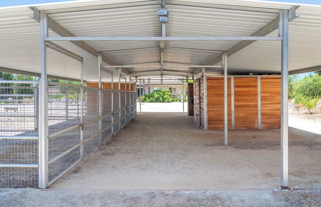 Bear Bridge by Avantstay Hilltop Haven in Temecula w/ Views, Putting Green & Hot Tub - Foto 41