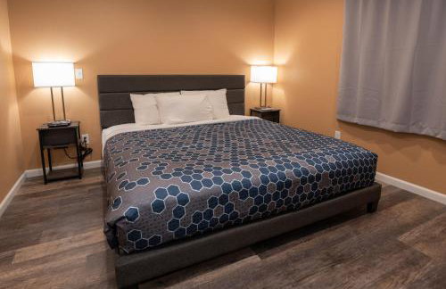 Far West Cabin-Tiny Homes Rental - Foto 11