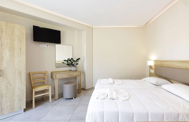 Theo Star Beach Hotel - Photo 28