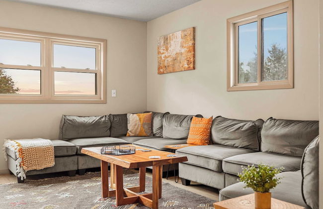 Emerald Bluff by Avantstay Lake Views, Deck, Fire Pit, Game Room - Photo 20