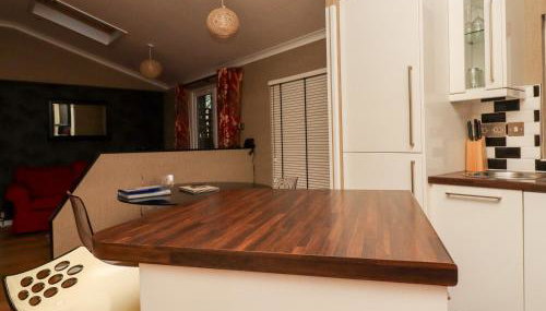 Washburn Lodge - Photo 5