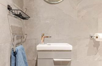 Cosy Cotswolds Retreat near Bath & Castle Combe - Photo 14