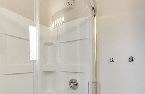 Lebanon Retreat Decks, Fire Pit and Yard - Foto 19