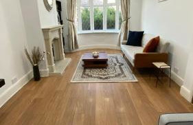 Spacious 4 Bedroom Contractors Friendly Home in Coventry Near Jaguar Land Rover & City Centre - Photo 3