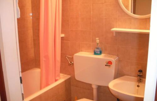 Apartments by the sea Cove Zarace, Hvar - 21007 - Photo 12