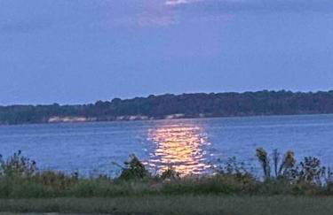 Potomac River Quantico Marines 2BR Bungalow Home - Foto 6