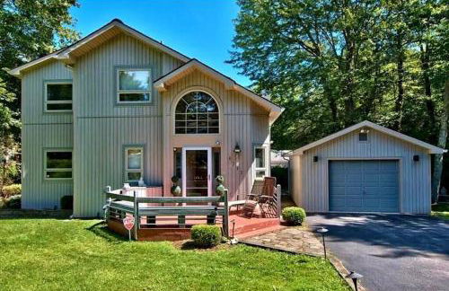 Paradise in heart of Poconos FaSt InTeRnEt Close to All Attractions - Foto 1