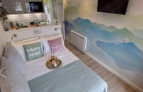 The Snug - Cosy Retreat for Two - Photo 23