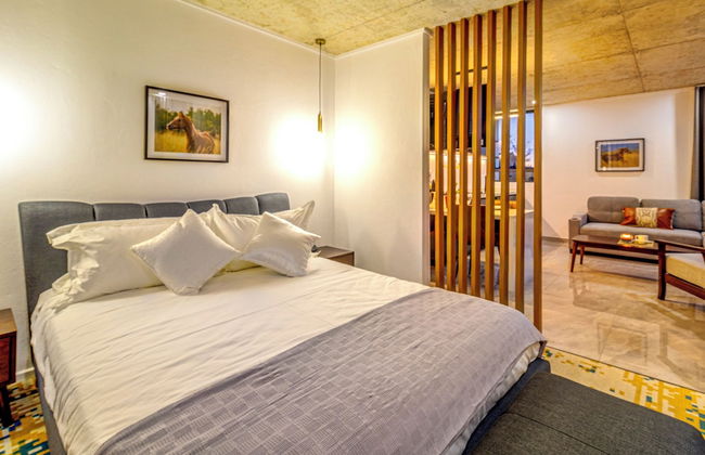 KRAVIT Premier Suites - Photo 3