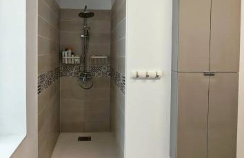 à 5mn de la réserve Africaine, charmante maison de village avec patio - Foto 11