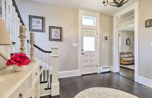 Renovated Farmhouse w Mountain Views and Fire Pit - Foto 13