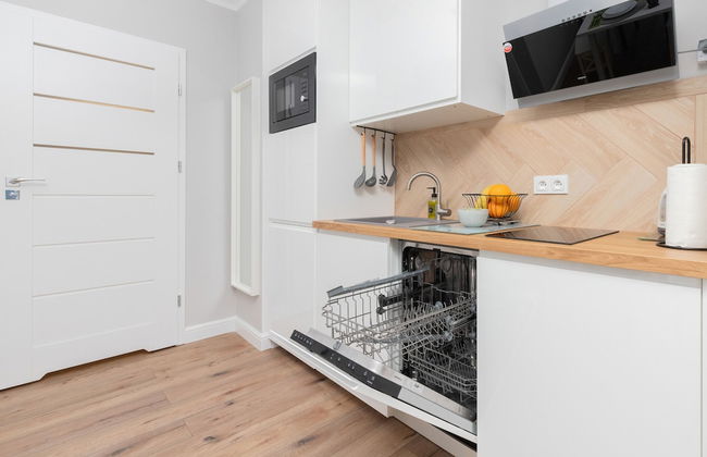 Coast Apartment With Terrace by Renters - Photo 11