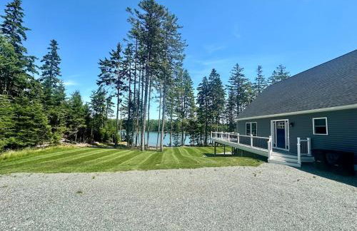 New 2023 Waterfront Home near Acadia with Hot Tub - Foto 29