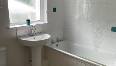 Bryntivy - a cheerful stone cottage close to beach - Foto 4