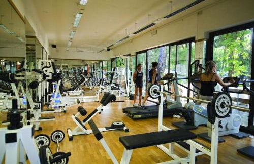 Cozy 2 bedroom Cabin sleeps 5 in Lido di Spina, Italy - Perfect Family Retreat - Foto 17