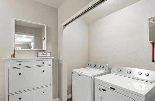 Renovated Stay, Parking, Near DT & Airport - Foto 29